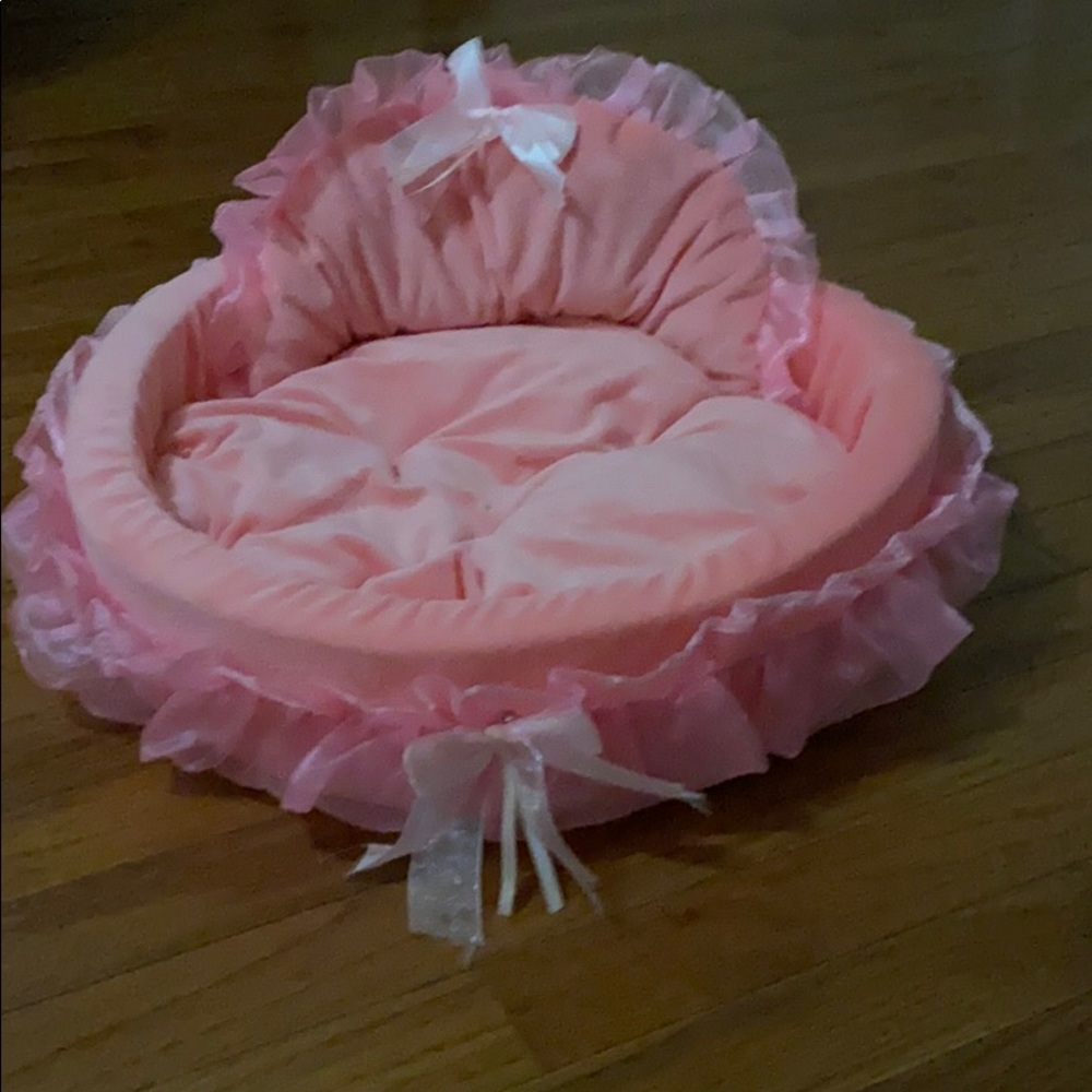 Princess pet bed